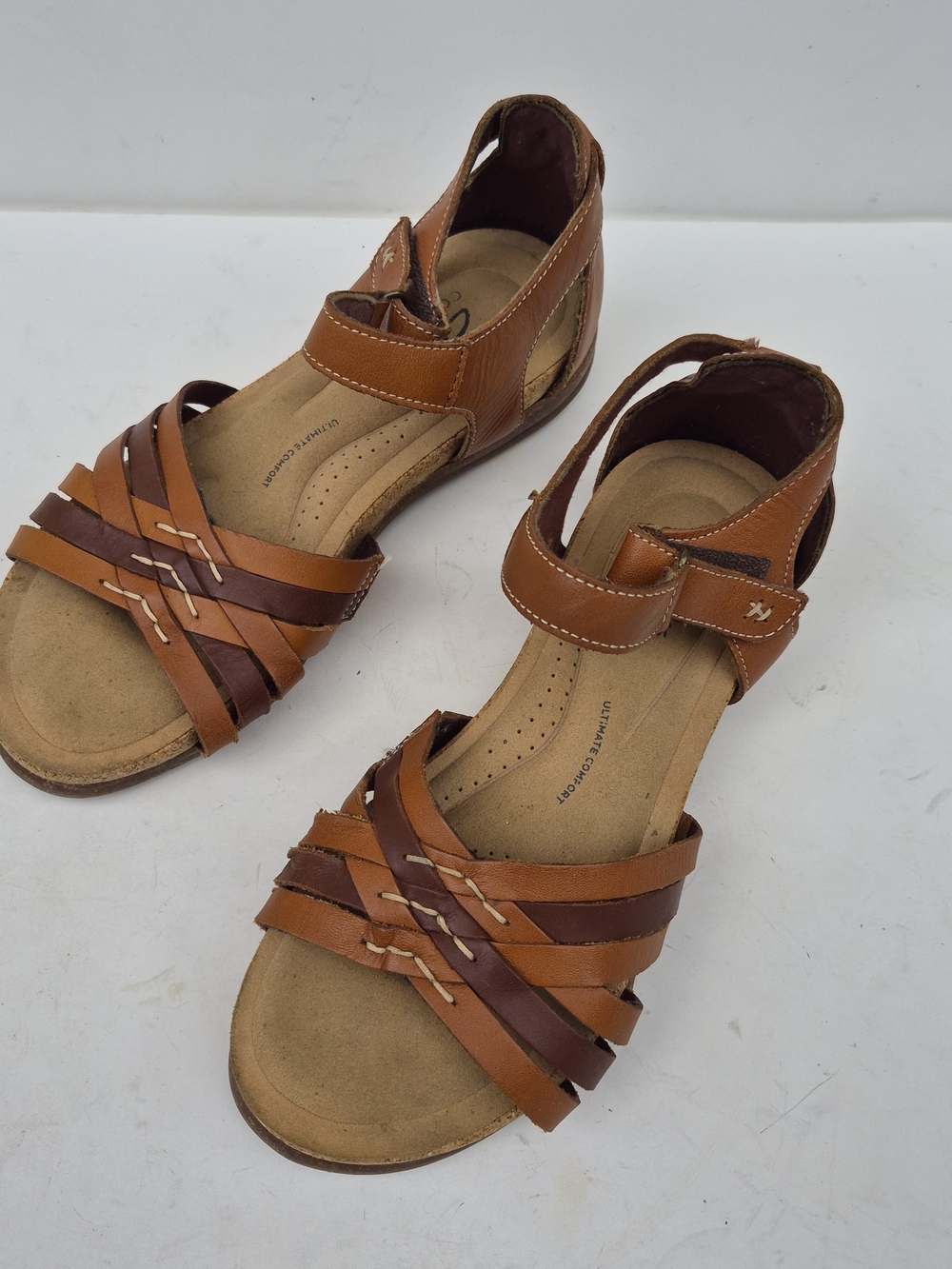 Clarks Two-Tone Tan and Brown Strappy Sandals - 7M